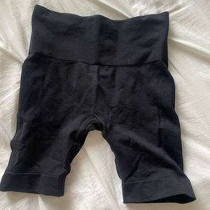Set Active Biker Shorts